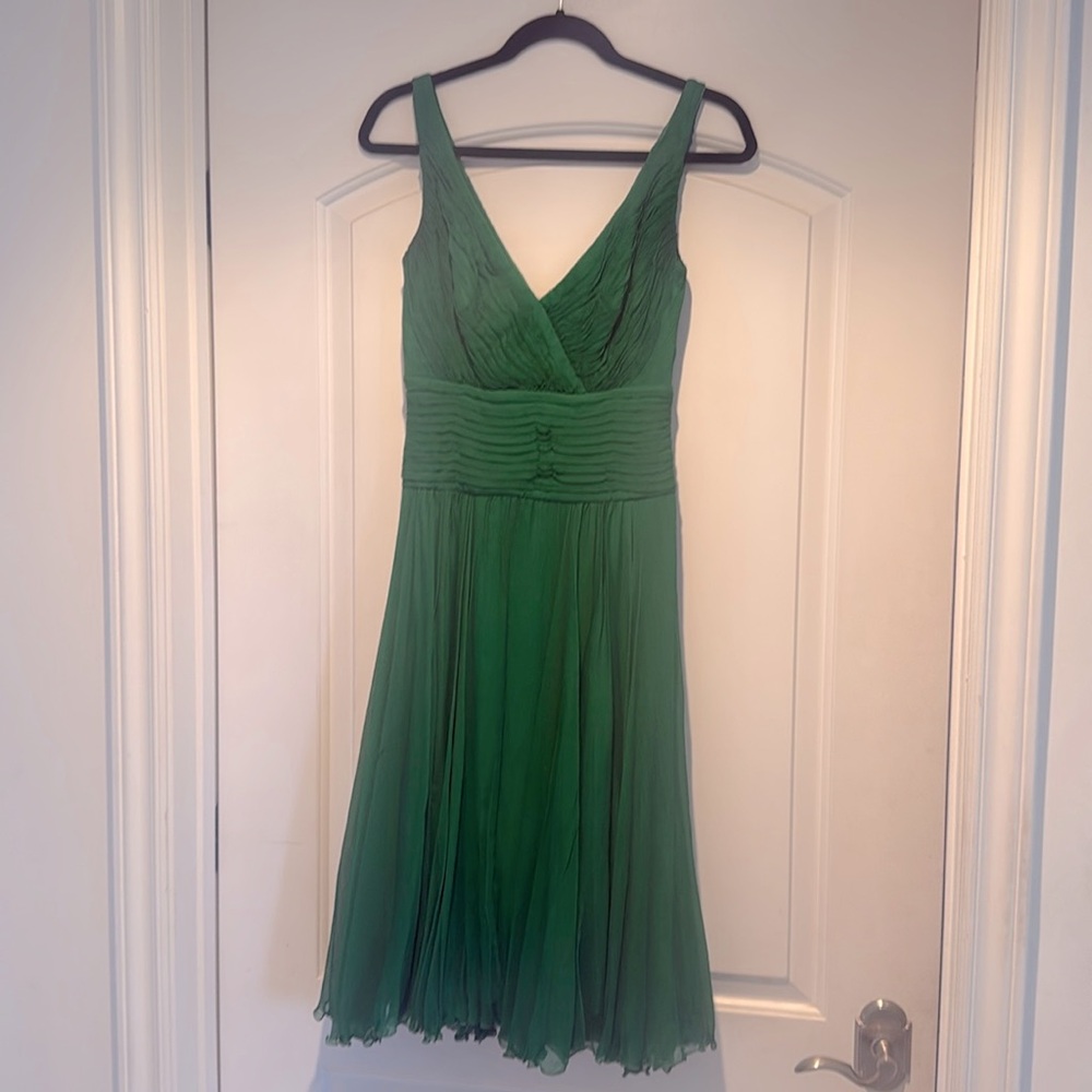 Tadashi Shoji green chiffon swing dress. Slight snag in fabric on front. Size 4.